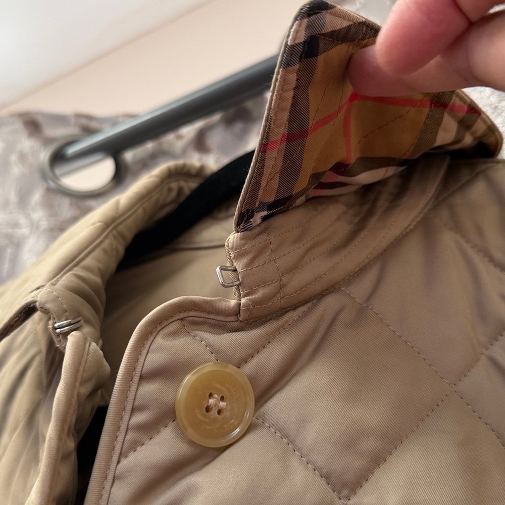Burberry Tan Quilted Plaid Jacket Size Medium - Picture 8 of 11